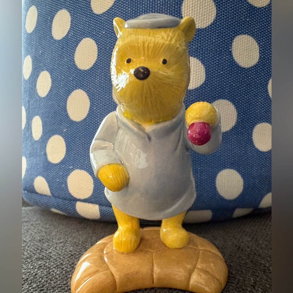 Vintage Royal Doulton Pooh a little tree trimming is in order wp41 CHRISTMAS